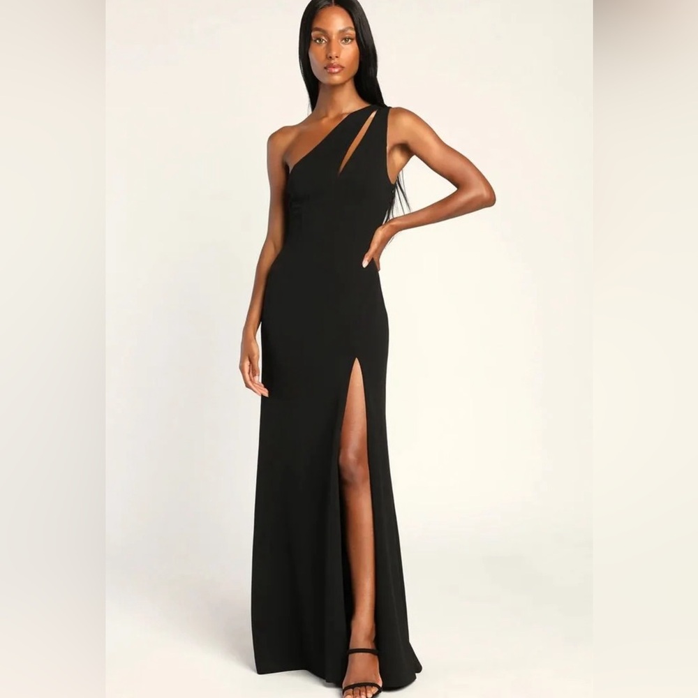 Lulus woman’s gown size xl brand new no tag